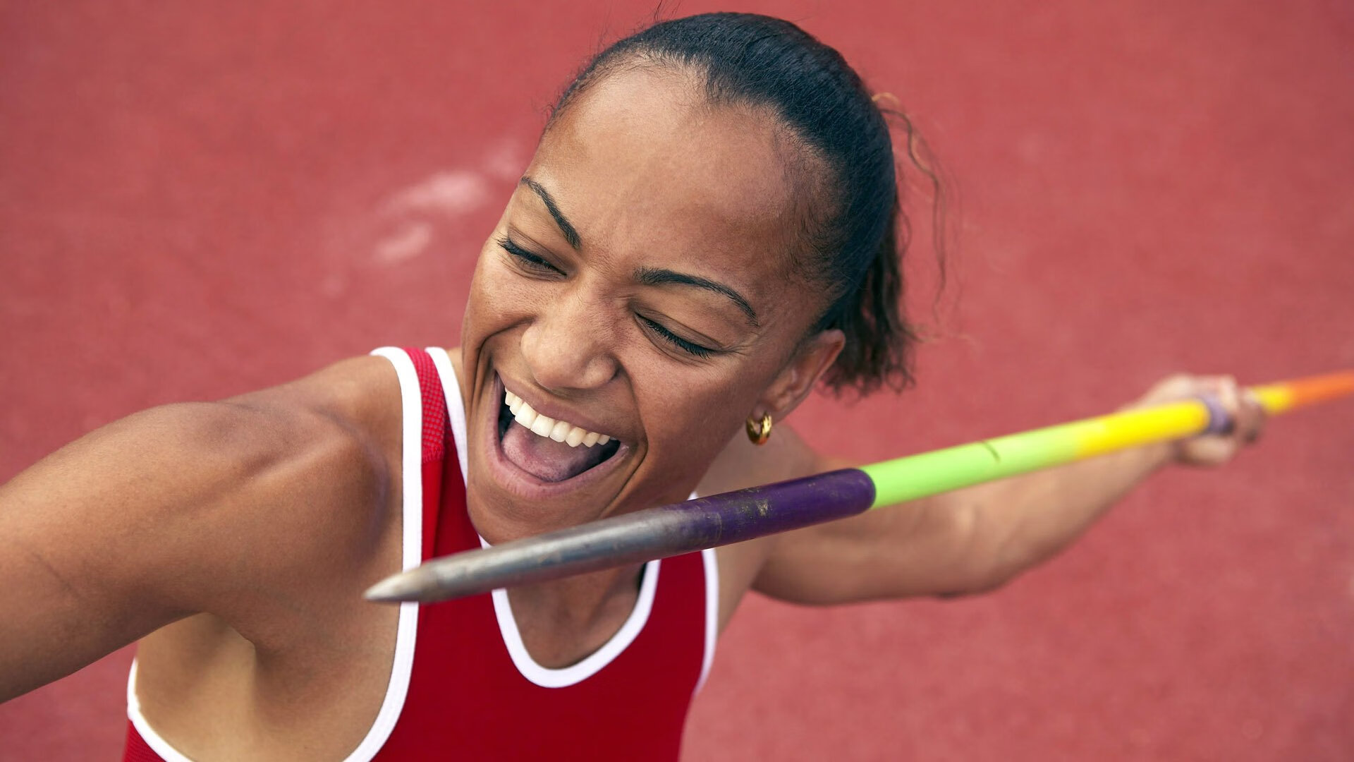 _蓝天热气球赛:在空中遨游极限_,热气球飞上天空的视频