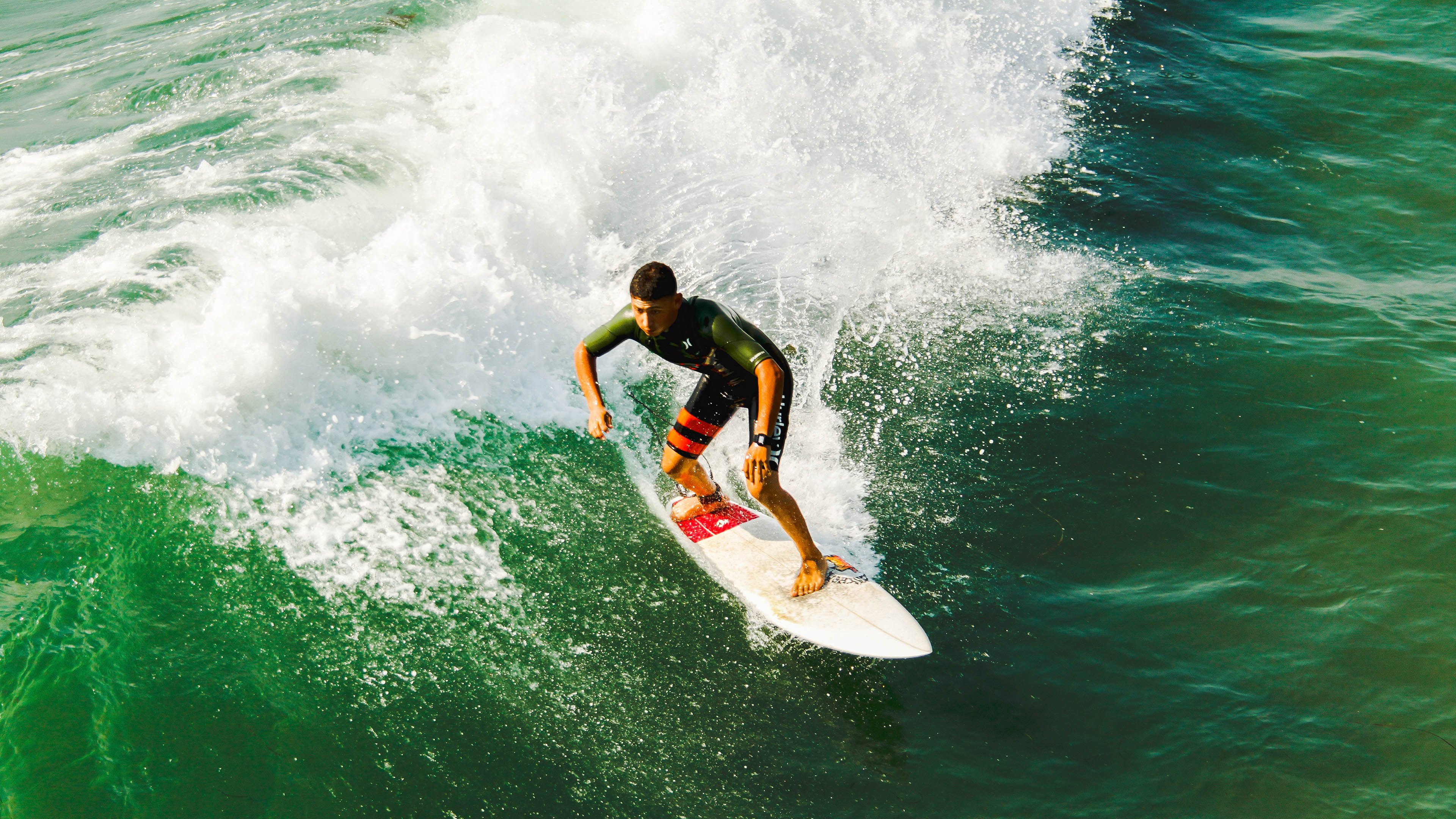 “燃烧你的心跳：每一圈都令人血脉喷张”，心燃烧每一秒是什么歌